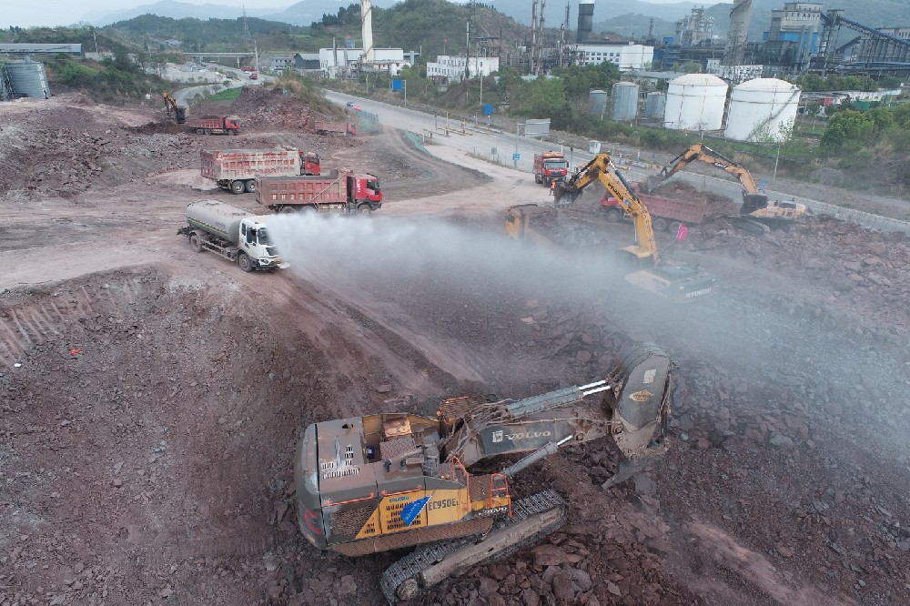 不停工、不斷檔，假期建設(shè)忙！